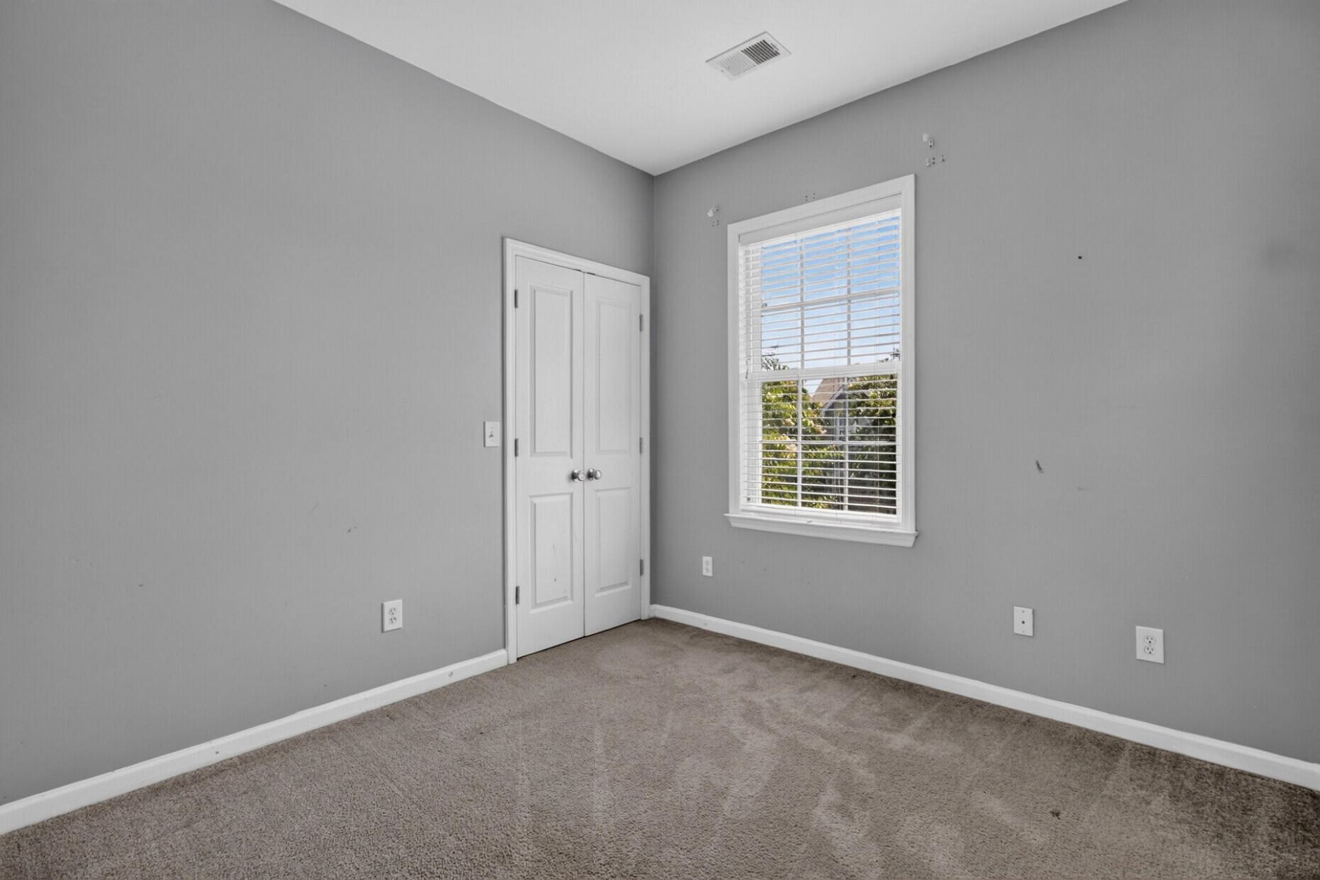 208 Dandelion Street Photo 25
