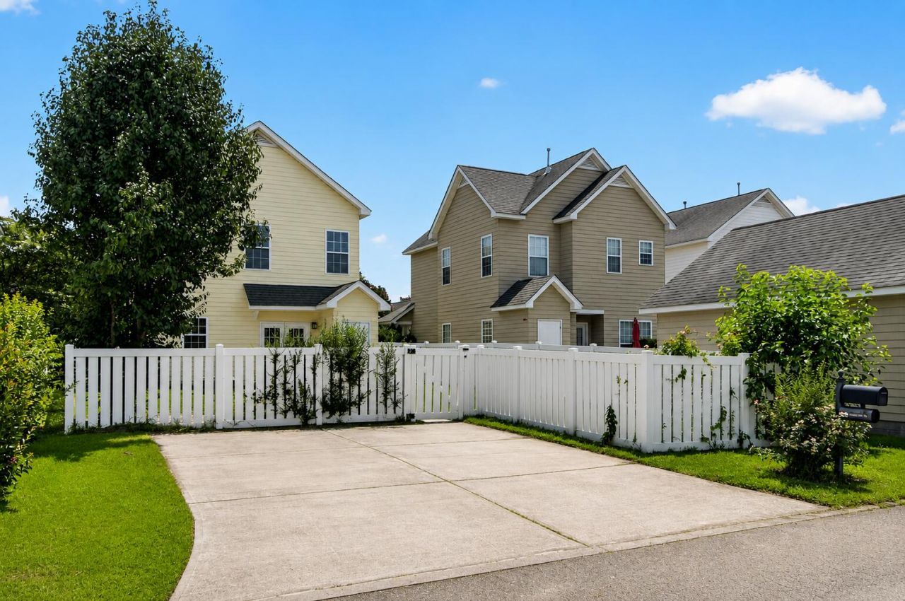 208 Dandelion Street Photo 29