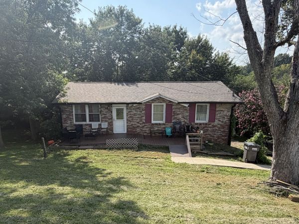 124 Dennis Rd , Hendersonville, TN 37075