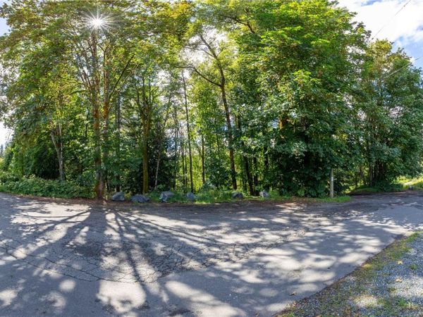 LT B Allen Ave , Cumberland, BC V0R 1S0
