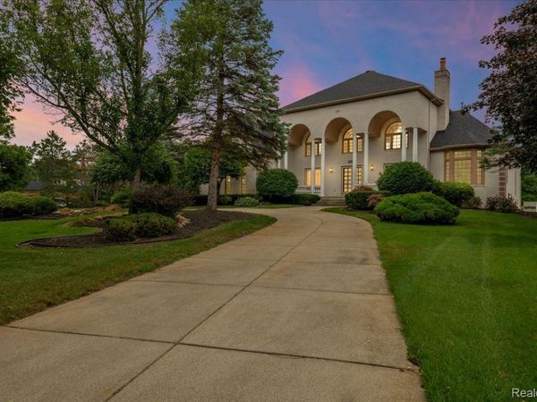 3965 Loch Bend Drive, Commerce Township, Mi 48382