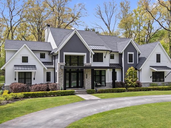 5200 Windingwood Drive, Bloomfield Township, Mi 48302