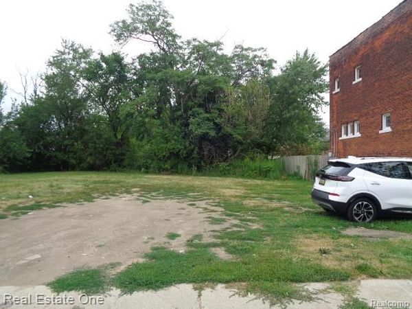 6218 Rosa Parks Boulevard, Detroit, Mi 48208
