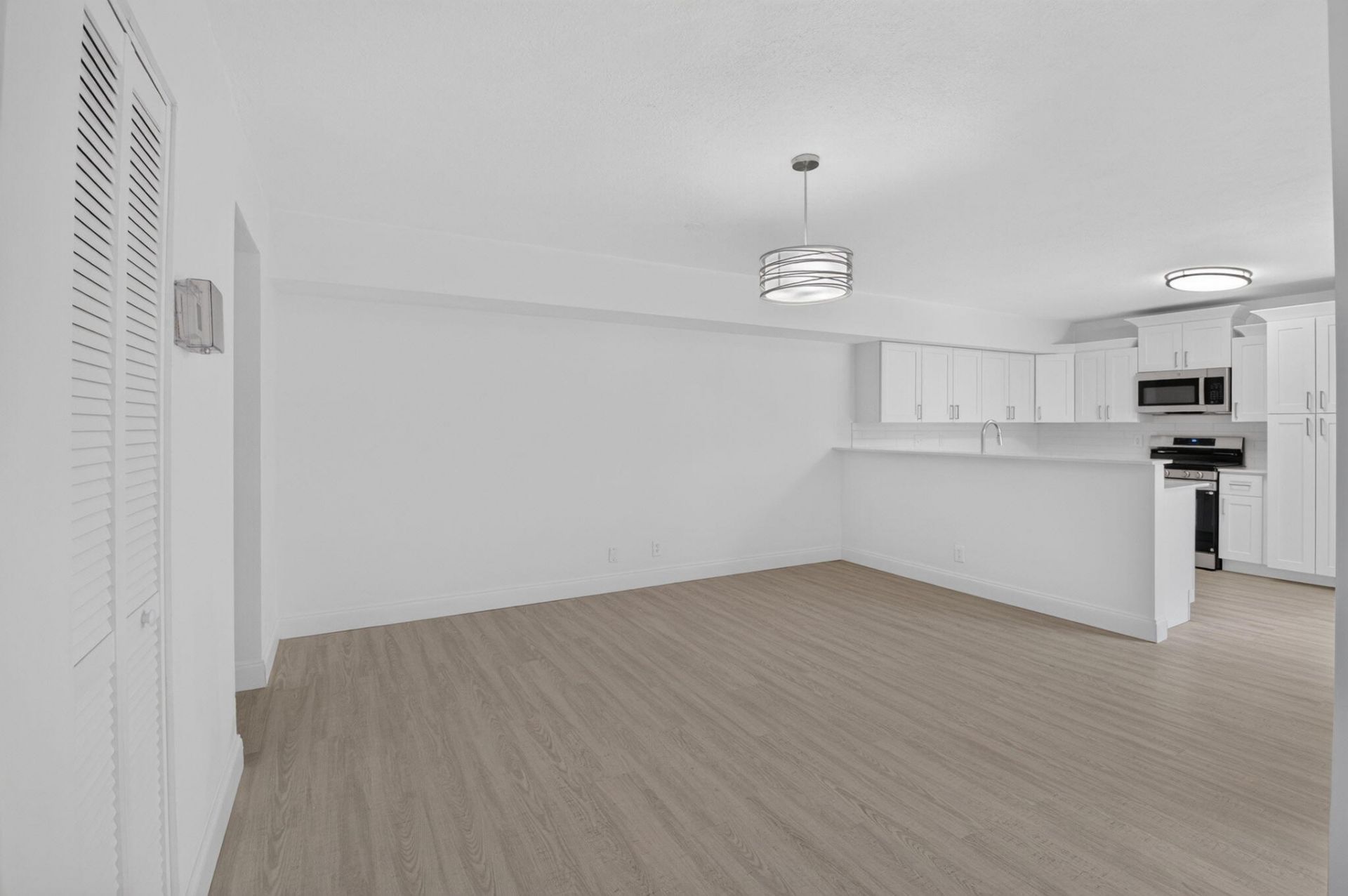 6352 Seven Springs Boulevard, Unit B, Greenacres, FL 33463 Photo