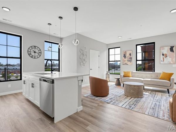 2300 Lasalle , St Louis, MO 63104