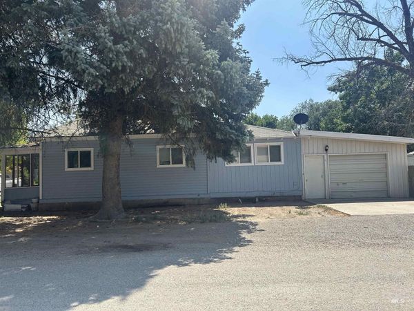 423 N Cherry, Shoshone, ID 83352