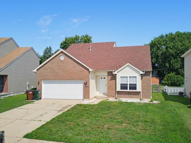 623 Quail Hollow Drive, Trenton, OH 45067 Photo 2