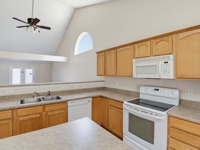 623 Quail Hollow Drive, Trenton, OH 45067 Photo 4