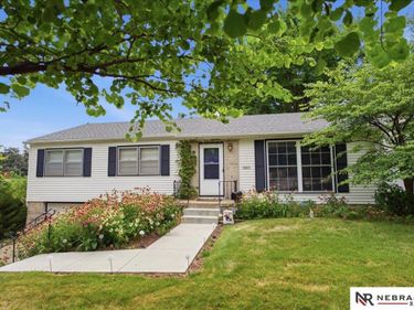 5805 Charles Street, Omaha, NE 68132