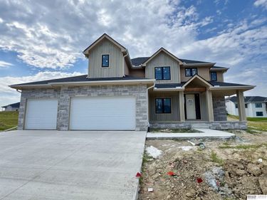 20032 V Street, Omaha, NE 68135