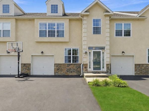 381 MANOR CIRCLE, HARLEYSVILLE, PA 19438