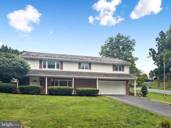2210 BERKSHIRE ROAD , LANCASTER, PA 17603