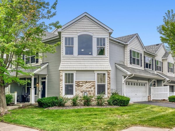 3033 Chamberlain Street N, Unit 4, Maplewood, MN 55109