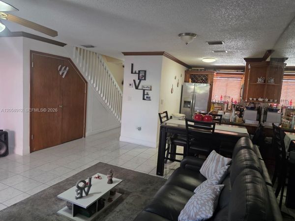 8085 NW 8th St, Unit 6, Miami, FL 33126