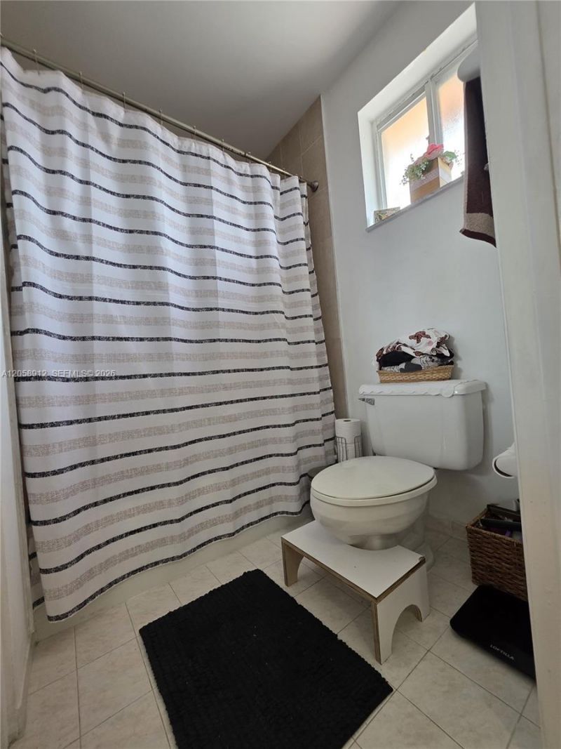 8085 NW 8th St, Unit 6, Miami, FL 33126 Photo