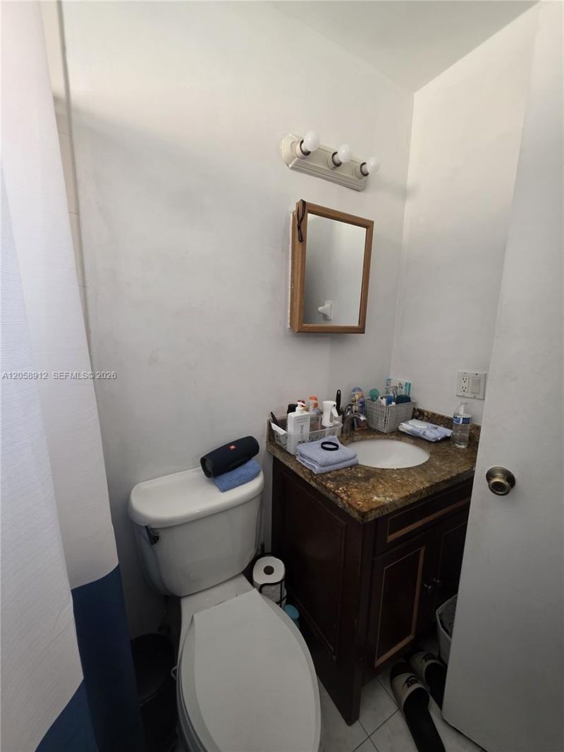 8085 NW 8th St, Unit 6, Miami, FL 33126 Photo