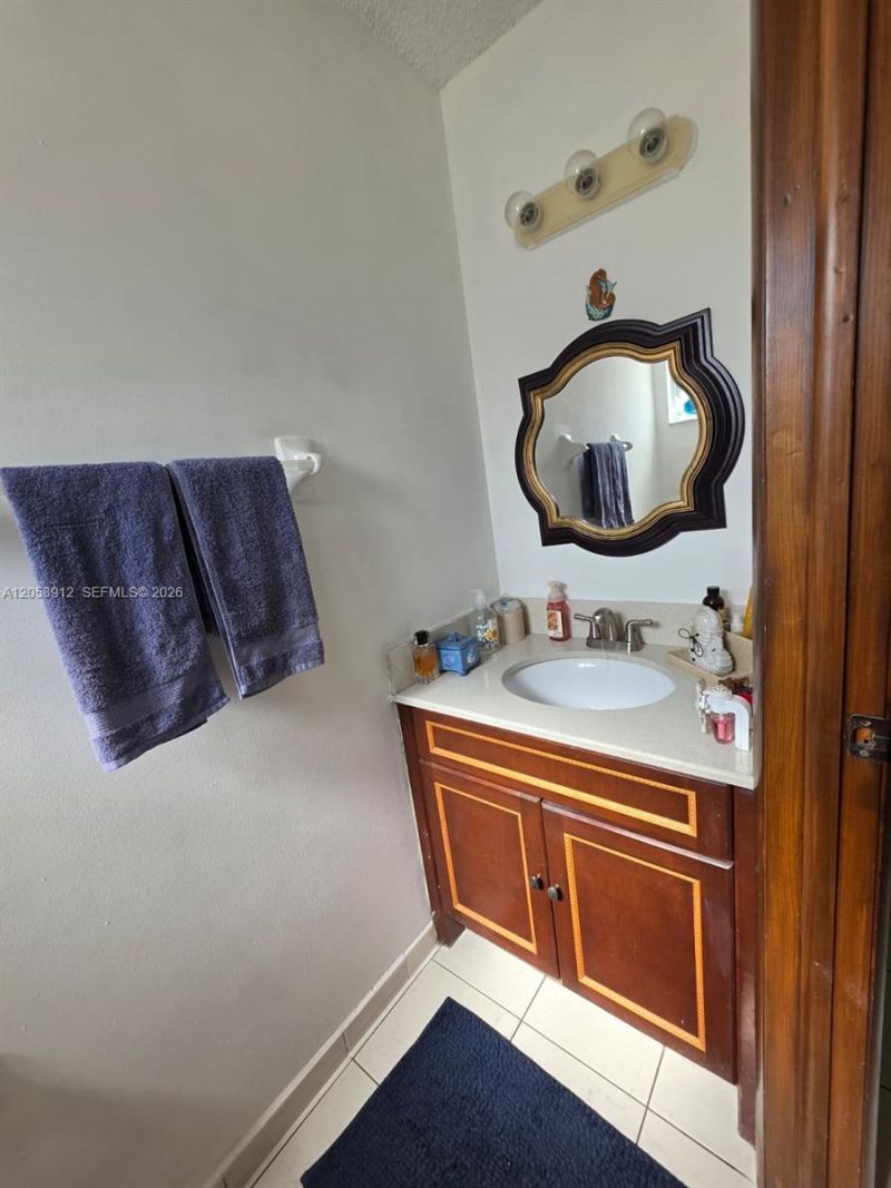 8085 NW 8th St, Unit 6, Miami, FL 33126 Photo