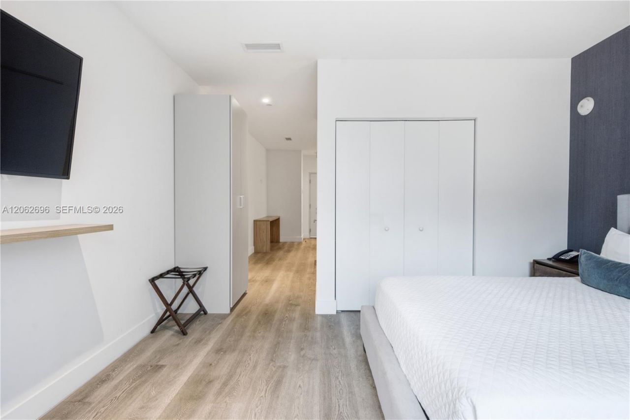 229 SW 9th St , Unit 405, Miami, FL 33130 Photo