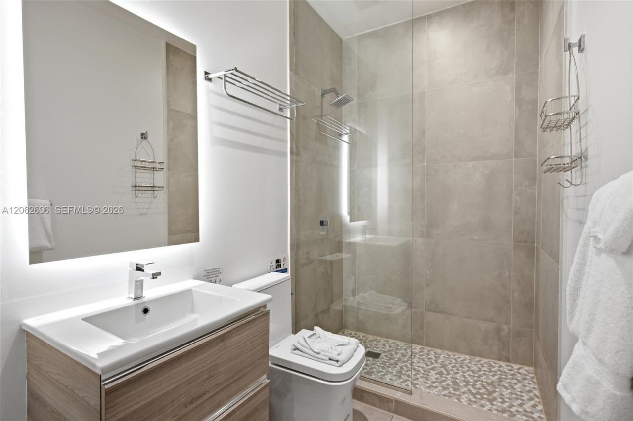 229 SW 9th St , Unit 405, Miami, FL 33130 Photo