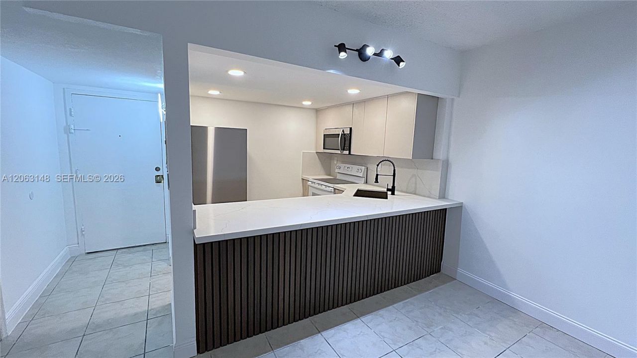 801 NW 47th Ave, Unit 121W, Miami, FL 33126 Photo