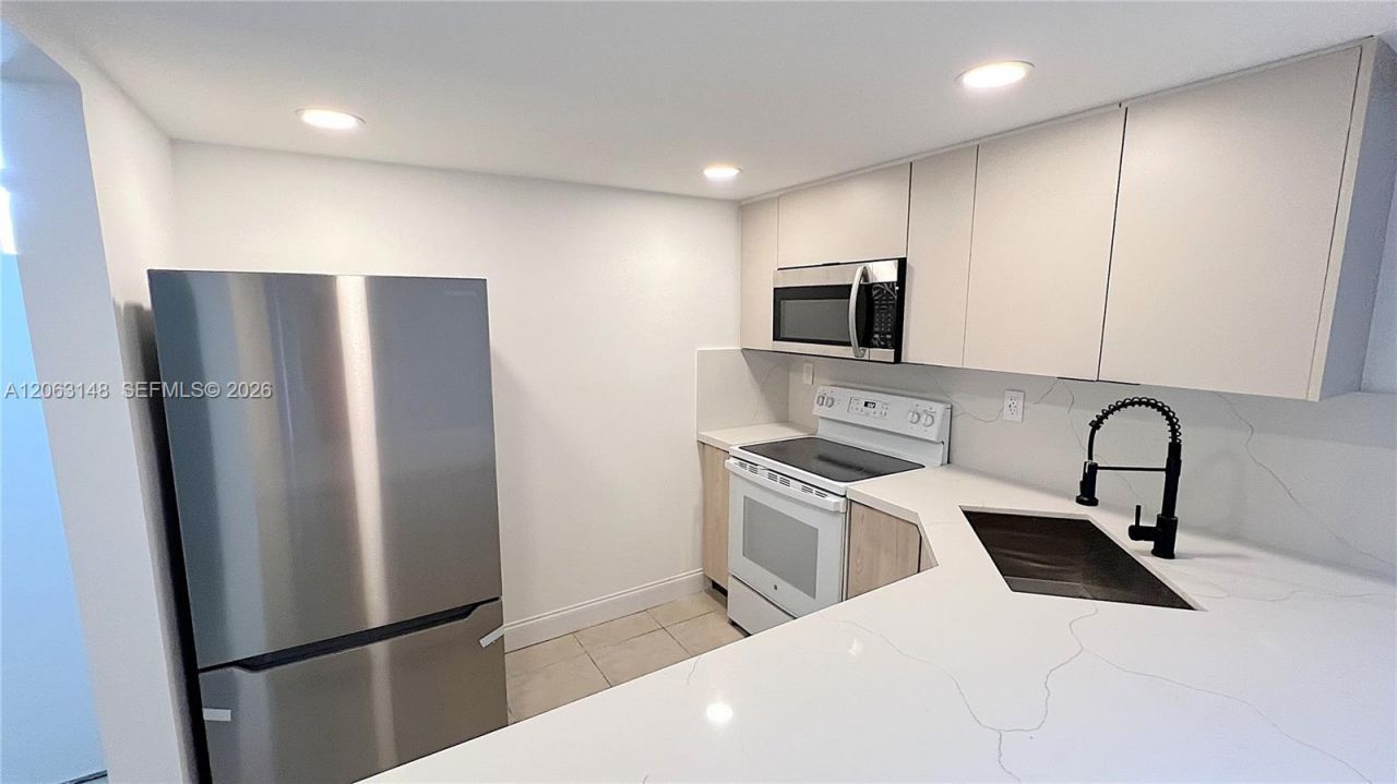 801 NW 47th Ave, Unit 121W, Miami, FL 33126 Photo