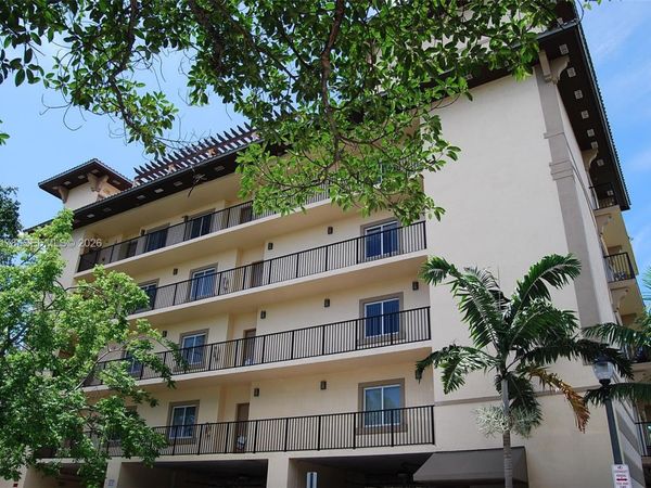 909 SW 15 AV , Unit 4, Miami, FL 33135