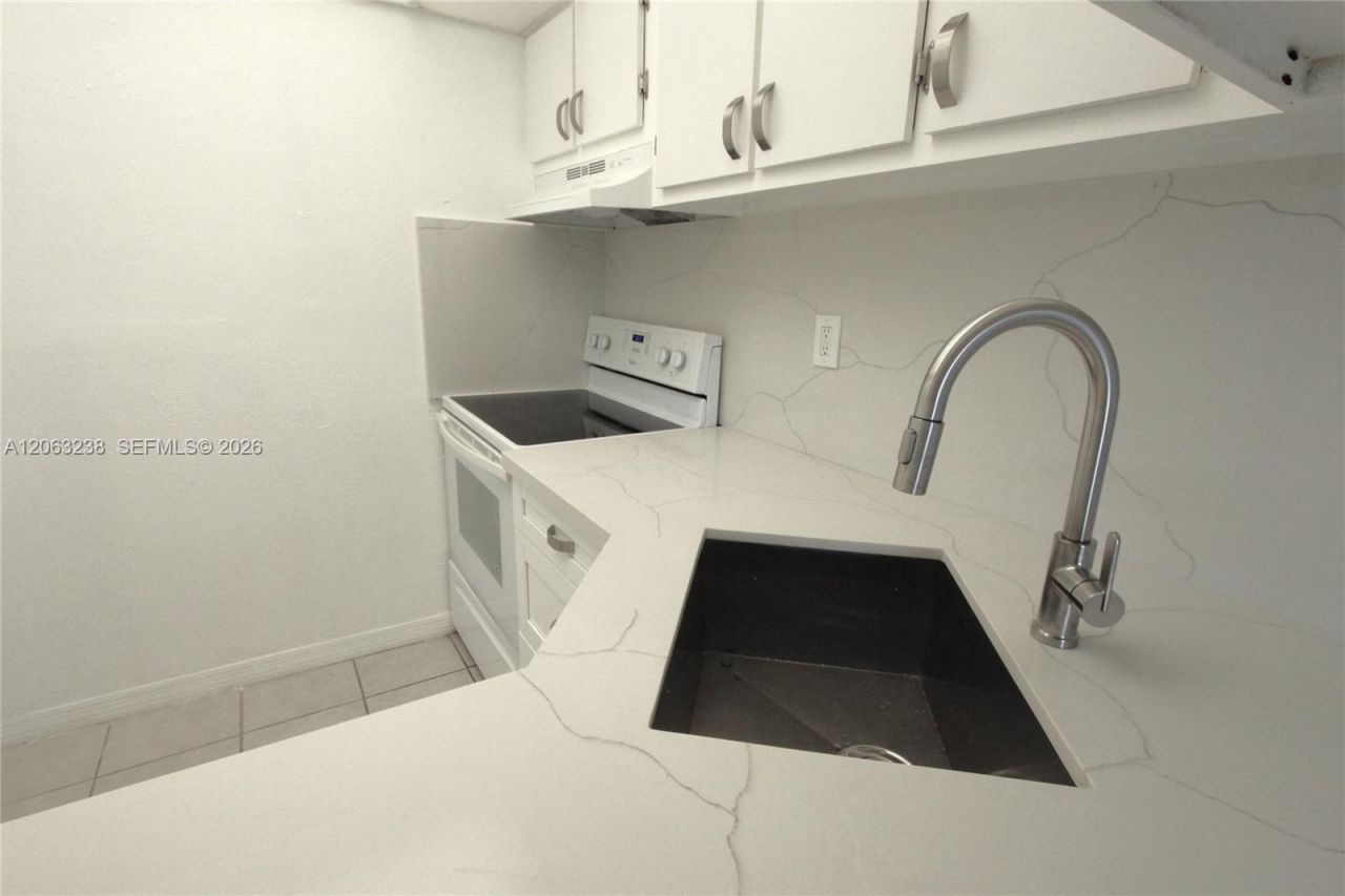 801 NW 47th Ave, Unit 806W, Miami, FL 33126 Photo