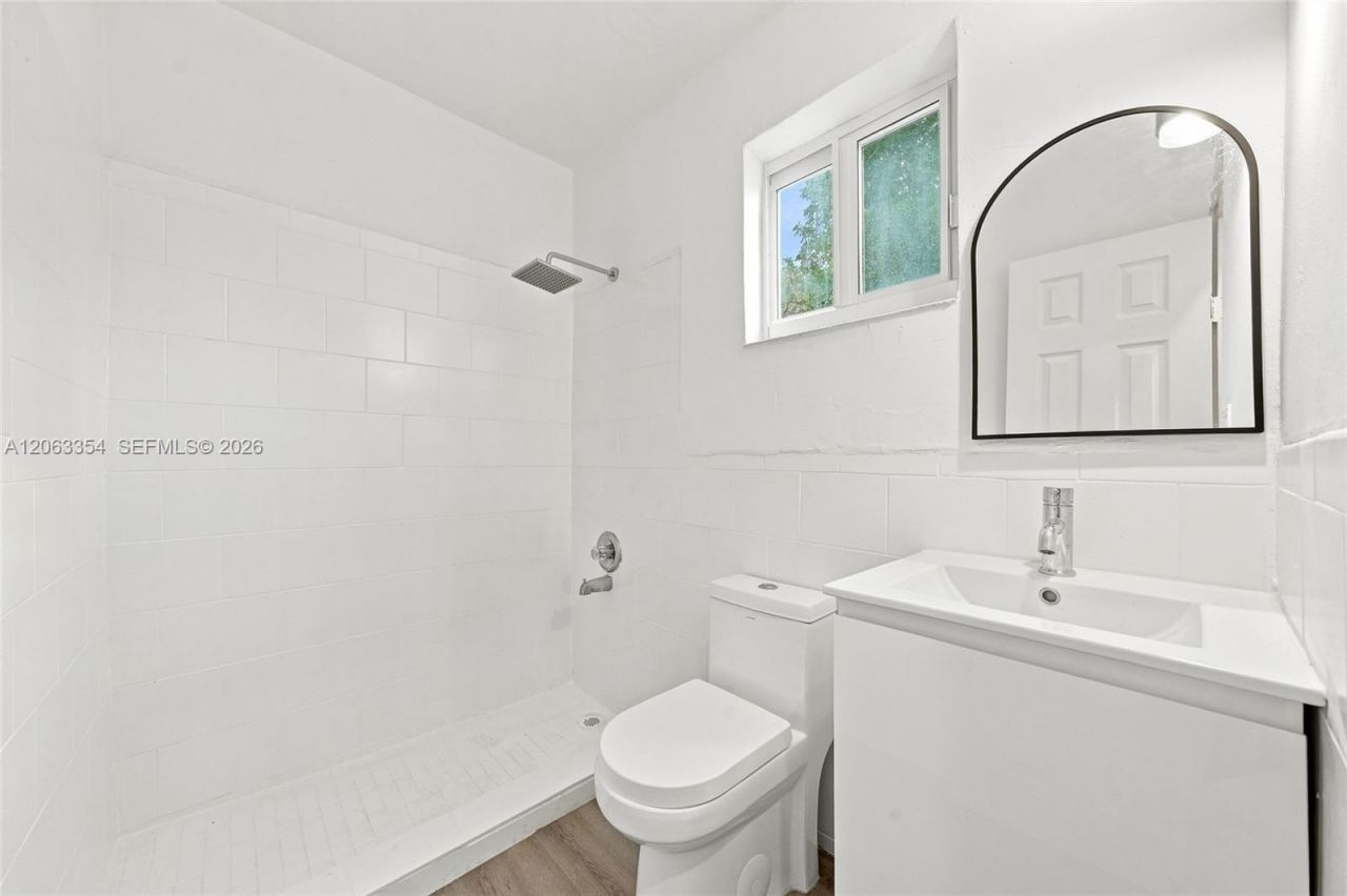 128 NW 9th Ave, Unit 4, Miami, FL 33128 Photo