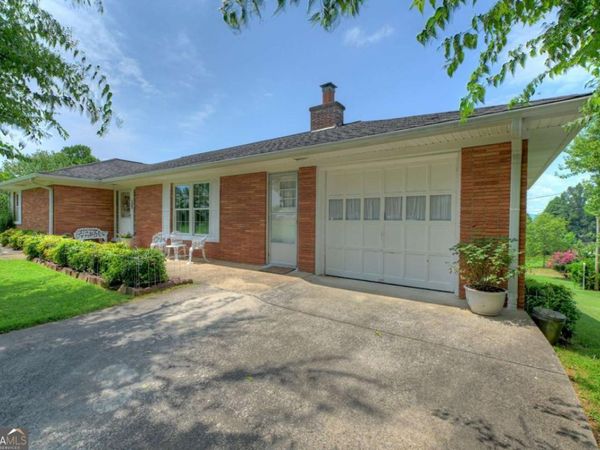 210 Lavista Drive, Blue Ridge, GA 30513