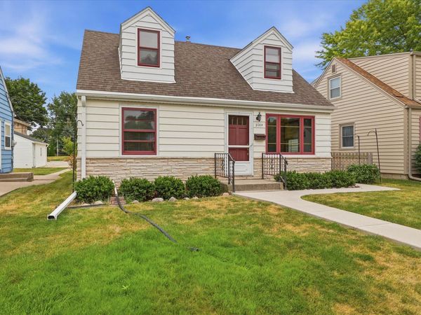 2140 S 109th St, West Allis, WI 53227