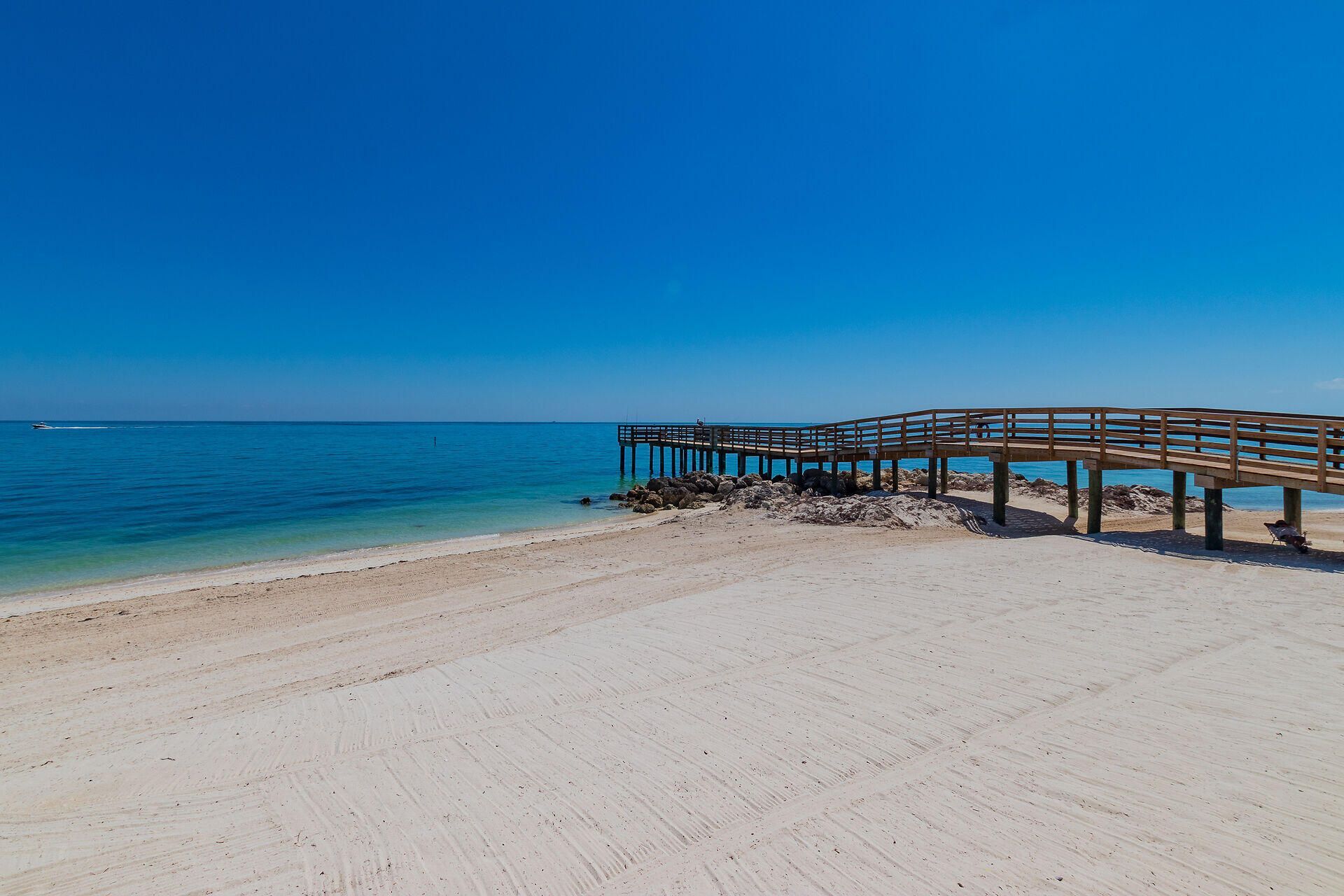 201 E Ocean Drive, Unit 208, Key Colony, FL 33051 Photo