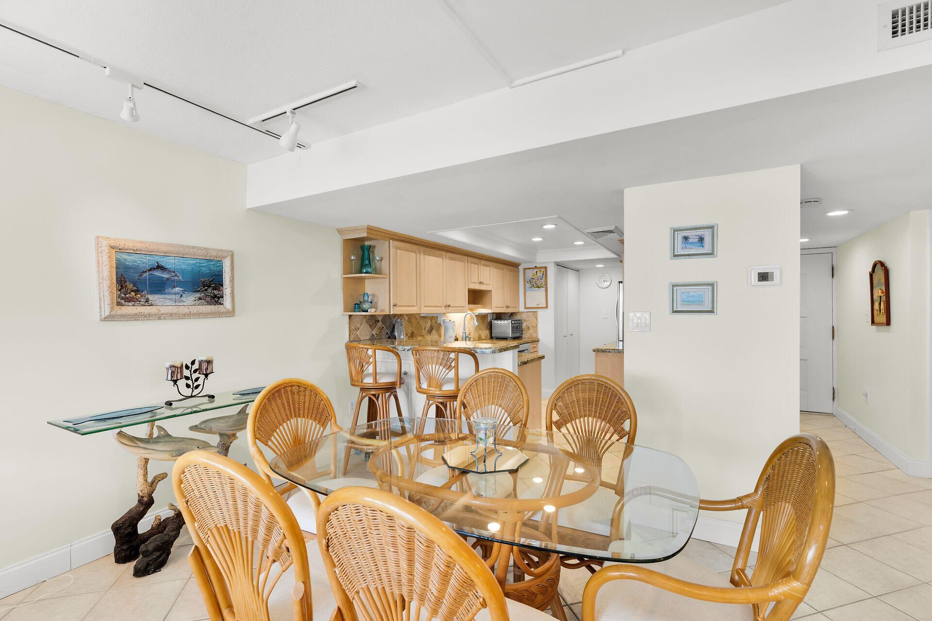 201 E Ocean Drive, Unit 208, Key Colony, FL 33051 Photo