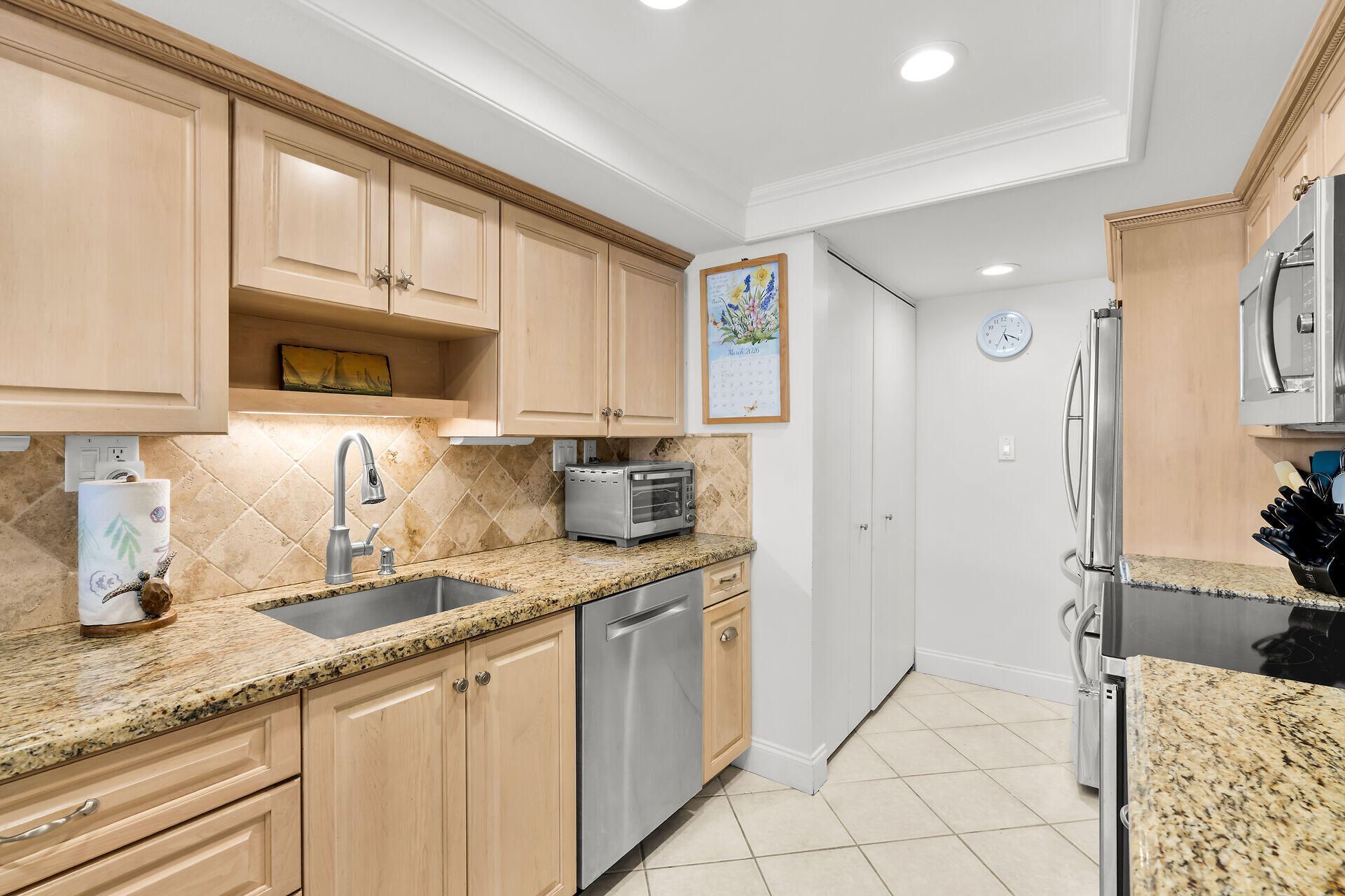 201 E Ocean Drive, Unit 208, Key Colony, FL 33051 Photo