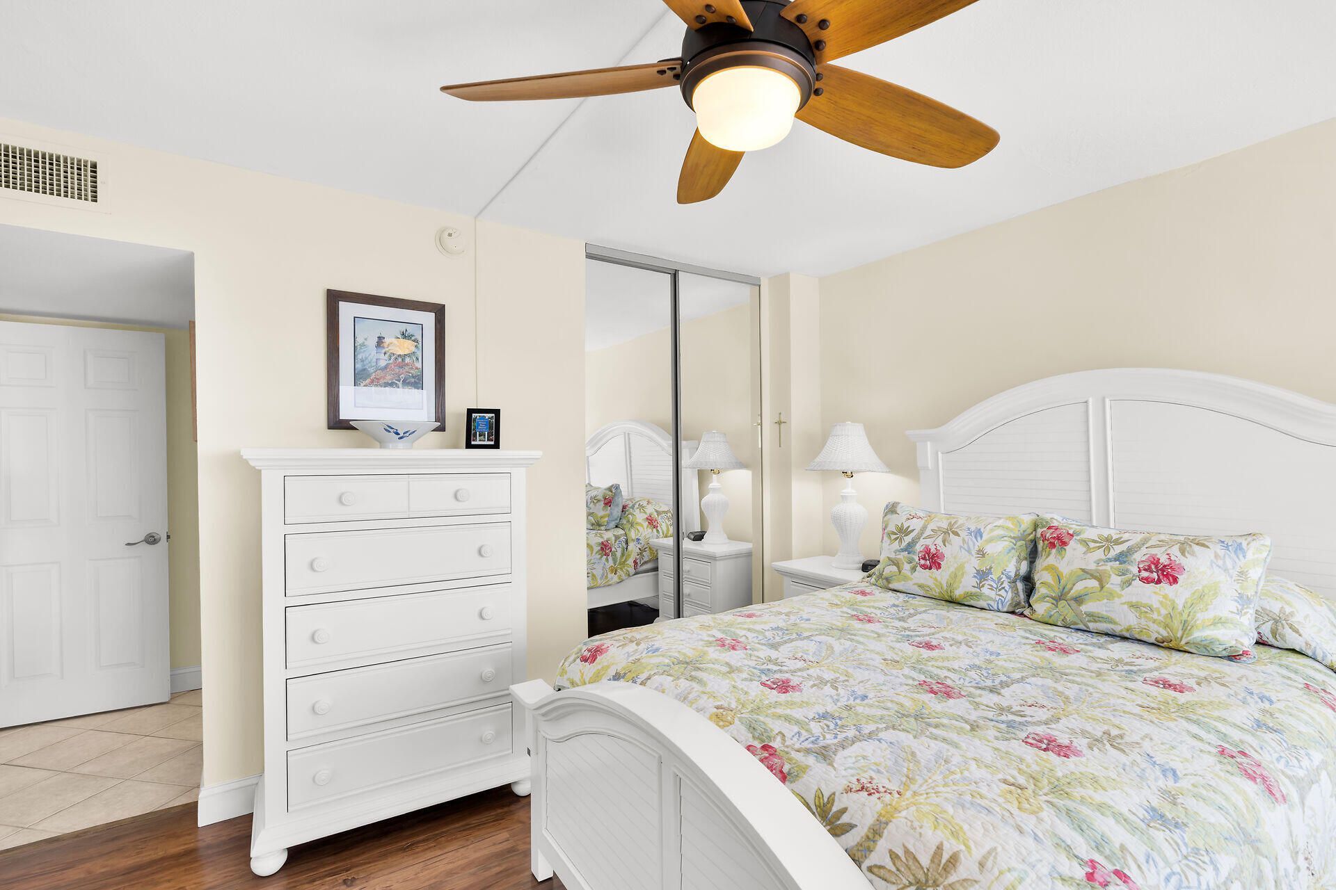 201 E Ocean Drive, Unit 208, Key Colony, FL 33051 Photo