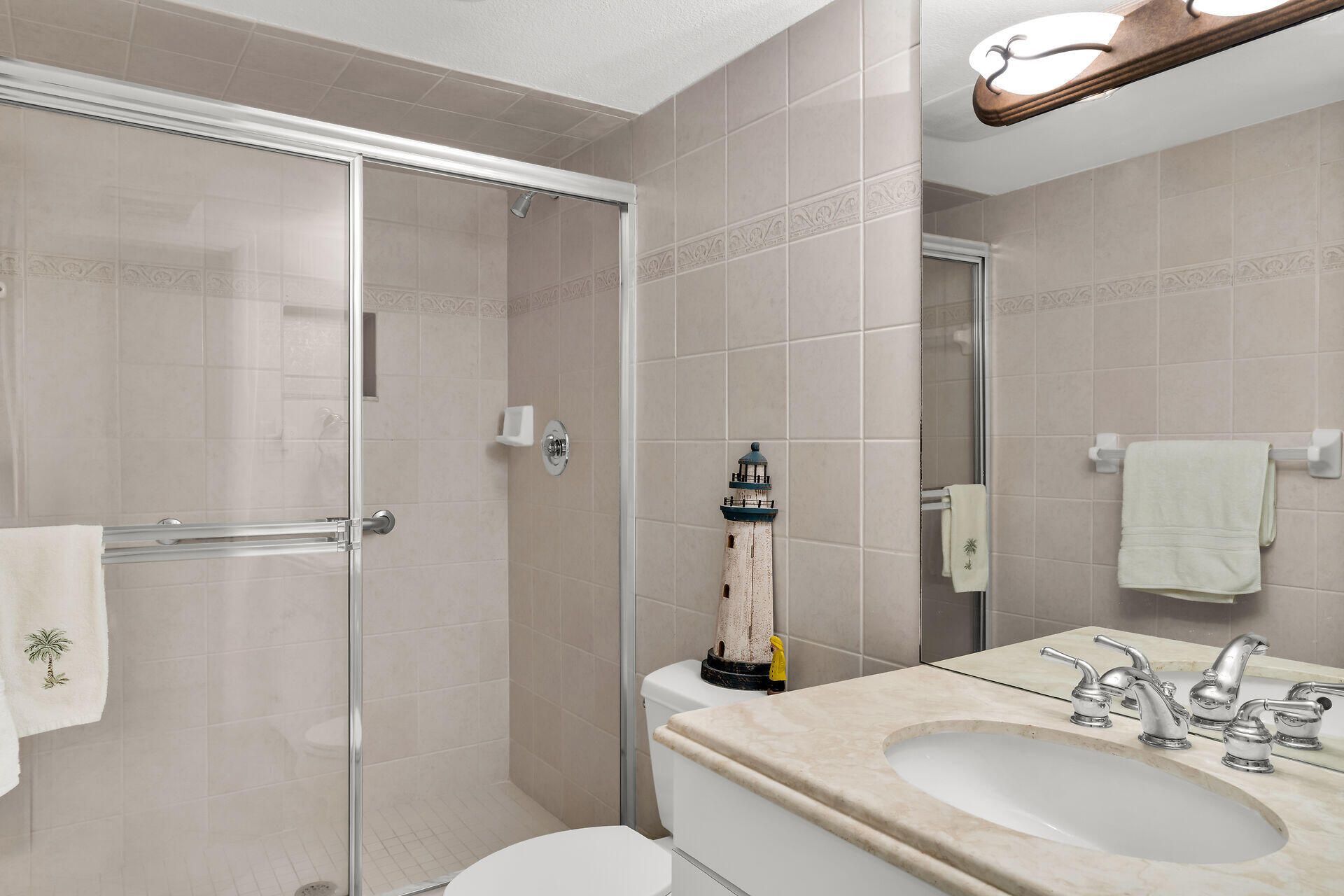 201 E Ocean Drive, Unit 208, Key Colony, FL 33051 Photo