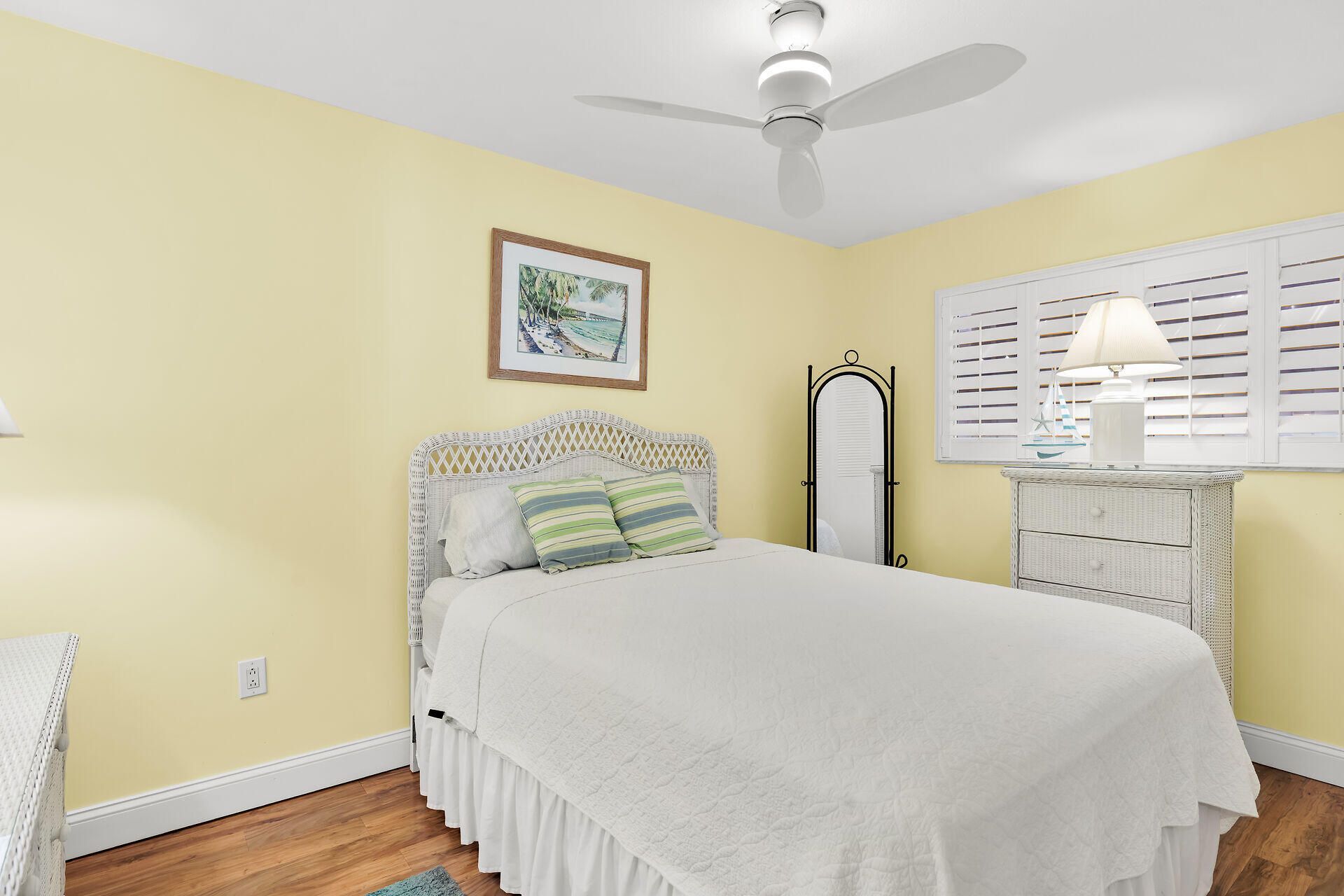201 E Ocean Drive, Unit 208, Key Colony, FL 33051 Photo