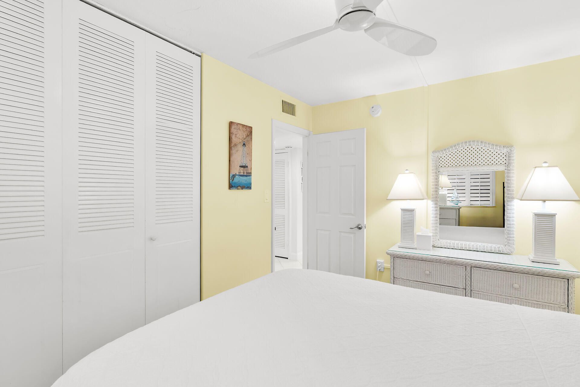 201 E Ocean Drive, Unit 208, Key Colony, FL 33051 Photo