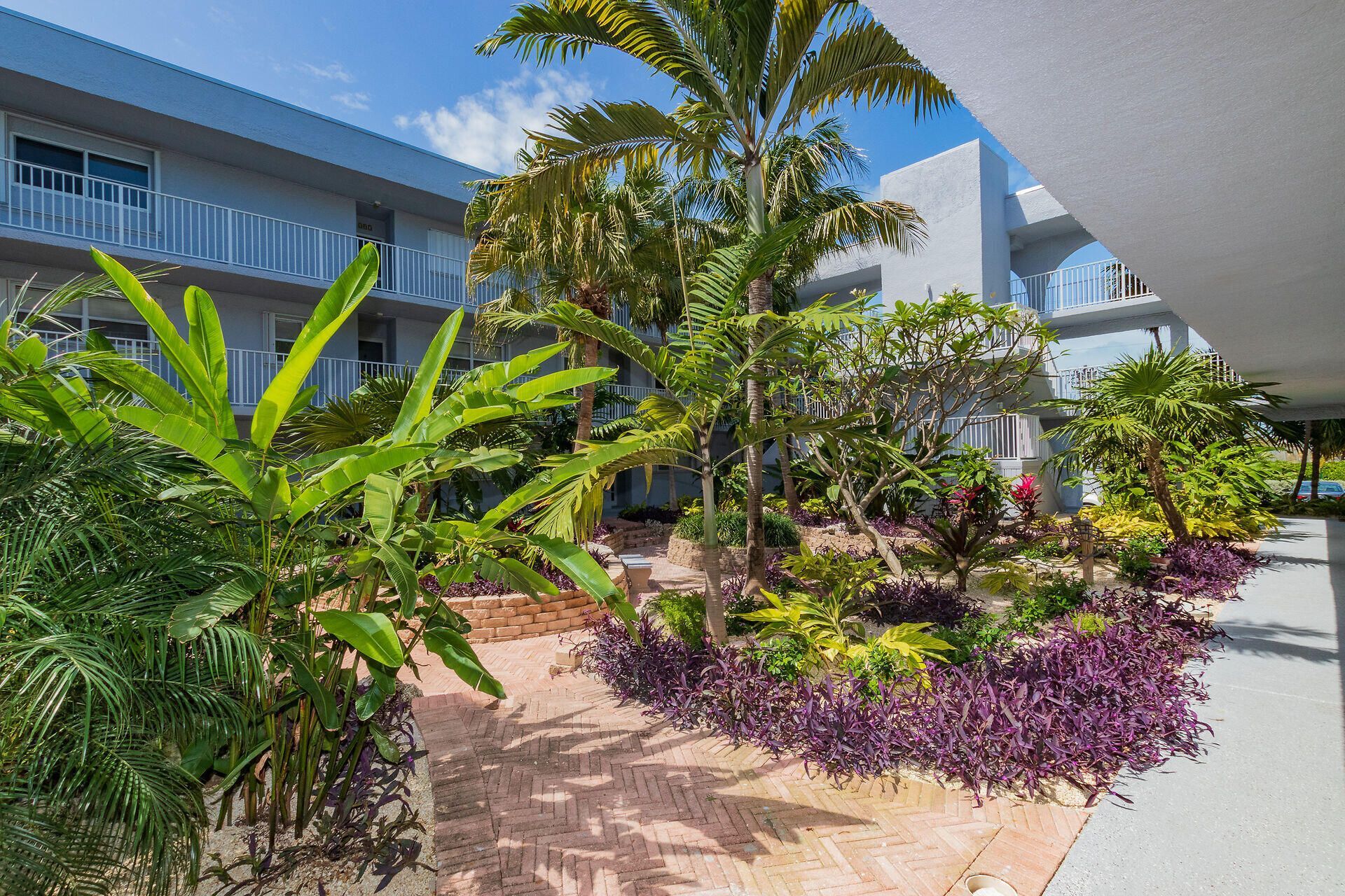 201 E Ocean Drive, Unit 208, Key Colony, FL 33051 Photo