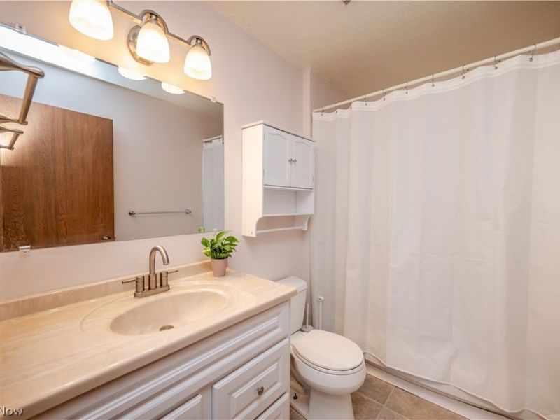 7357 Eisenhower Drive, Unit 6, Boardman, OH 44512 Photo 16