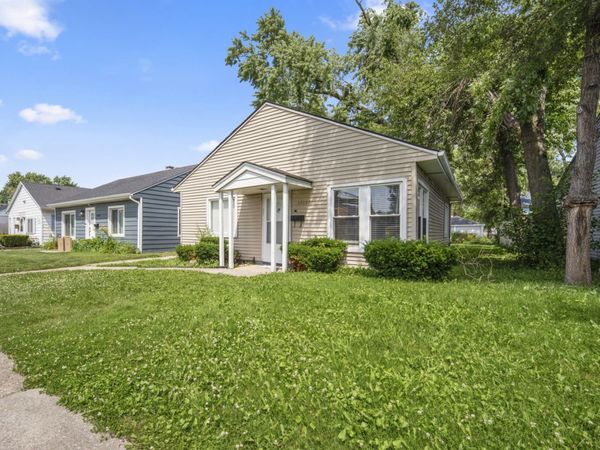 17127 Park Avenue , Lansing, IL 60438