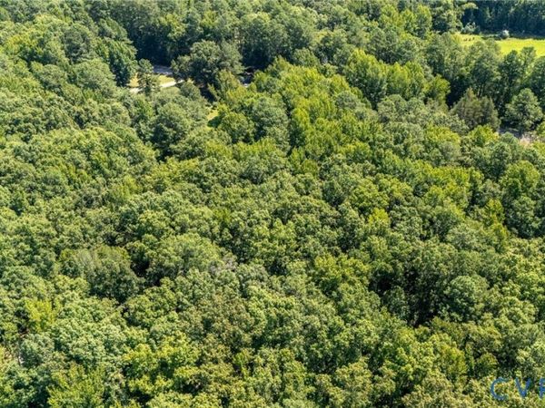 10758 Beaver Bridge Road , Chesterfield, VA 23838