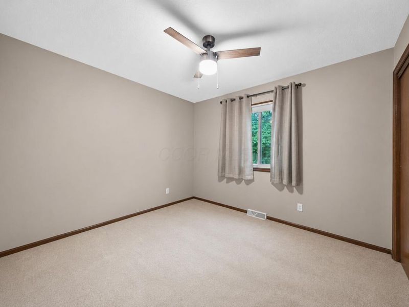 1880-1882 Fontenay Court, Columbus, OH 43235 Photo 16