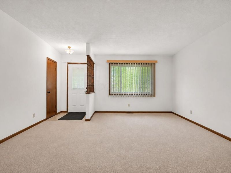 1880-1882 Fontenay Court, Columbus, OH 43235 Photo 5