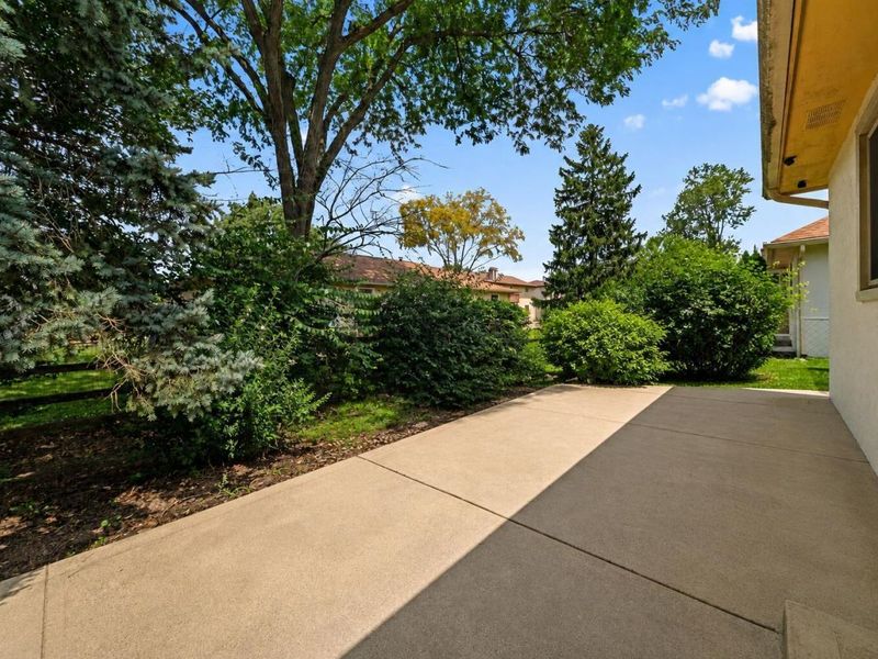 1880-1882 Fontenay Court, Columbus, OH 43235 Photo 57
