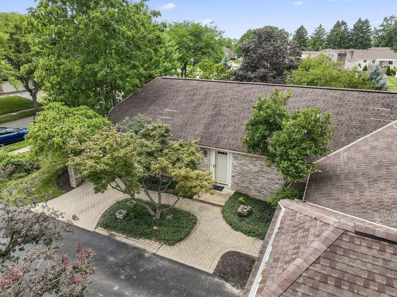 1880-1882 Fontenay Court, Columbus, OH 43235 Photo 74