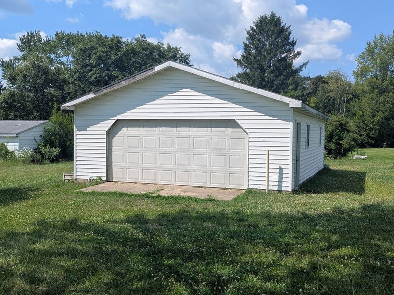 2194 W Blee Road , Springfield, OH 45502 Photo 2
