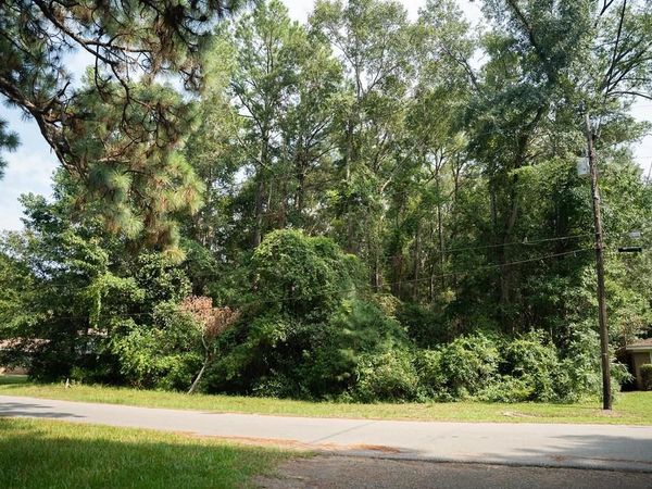 1121 North Drive, Mobile, AL 36605
