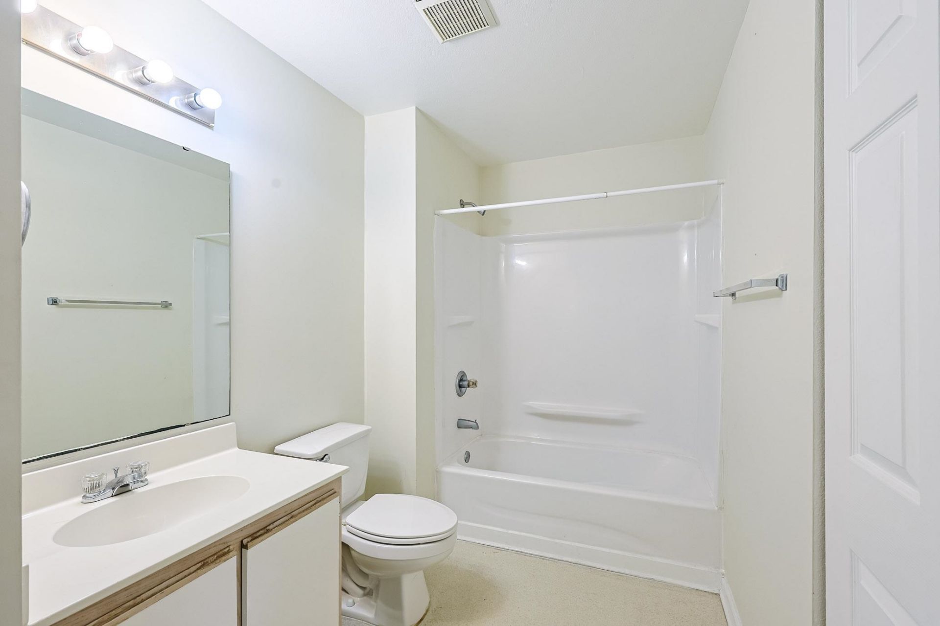 1200 River Oak Dr. Photo 23