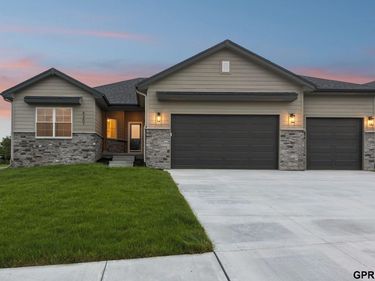 6307 S 208 Avenue, Elkhorn, NE 68022