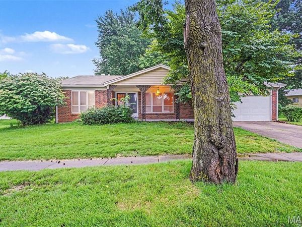 12810 Verwood Drive , St Louis, MO 63033